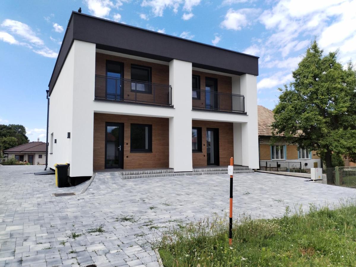 Apartman Pri Parku Solcany Exterior foto